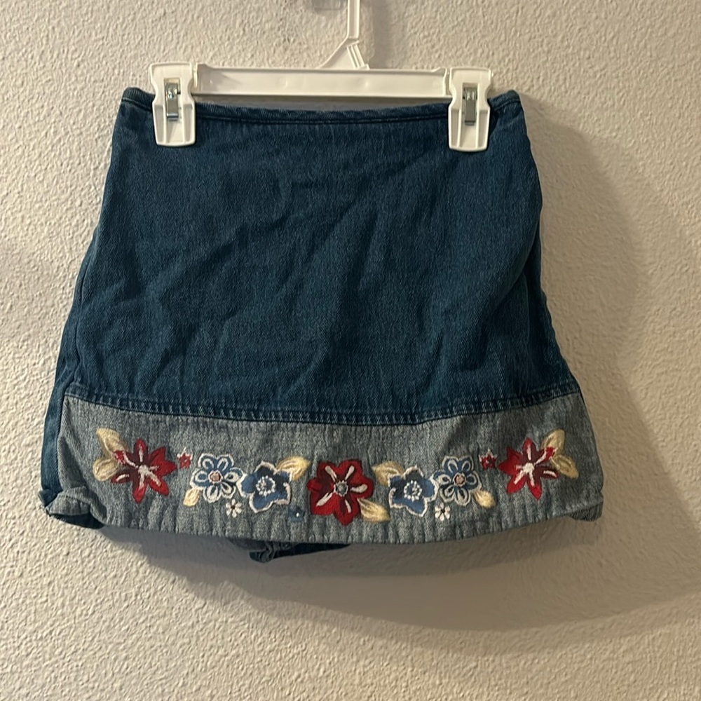 Amy Byer Jean skort size medium (8/10)